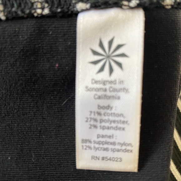 🚨FINAL REDUCED PRICE🚨 Athleta Black & White Striped Dress Size XS EUC - Picture 5 of 7